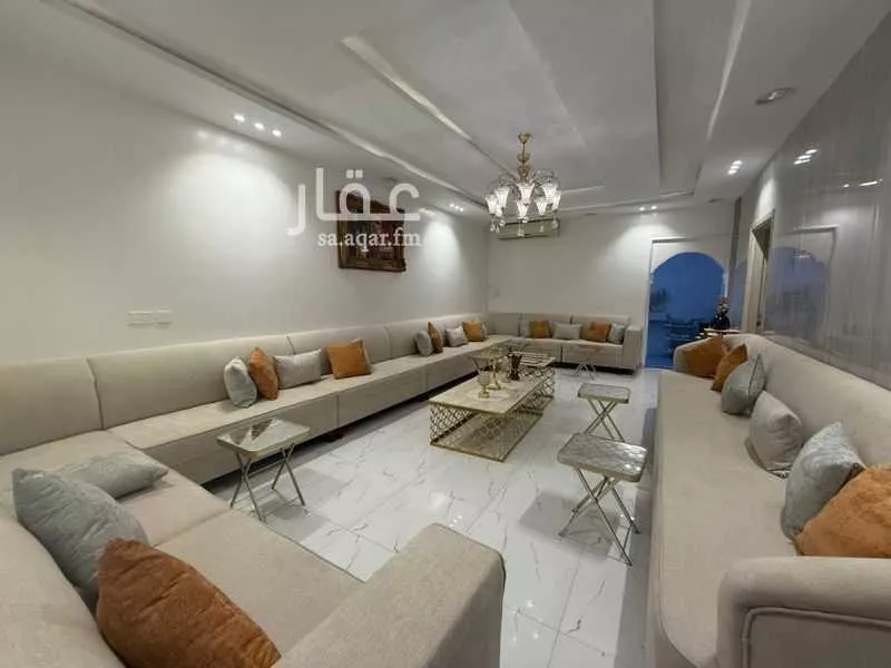 7 bedroom villa in An Nadhim, Riyadh 3