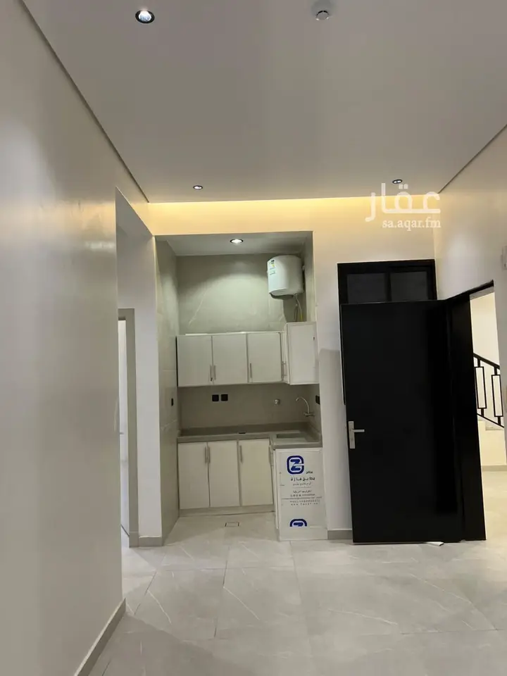 30 bedroom building in Tuwaiq, Riyadh 9