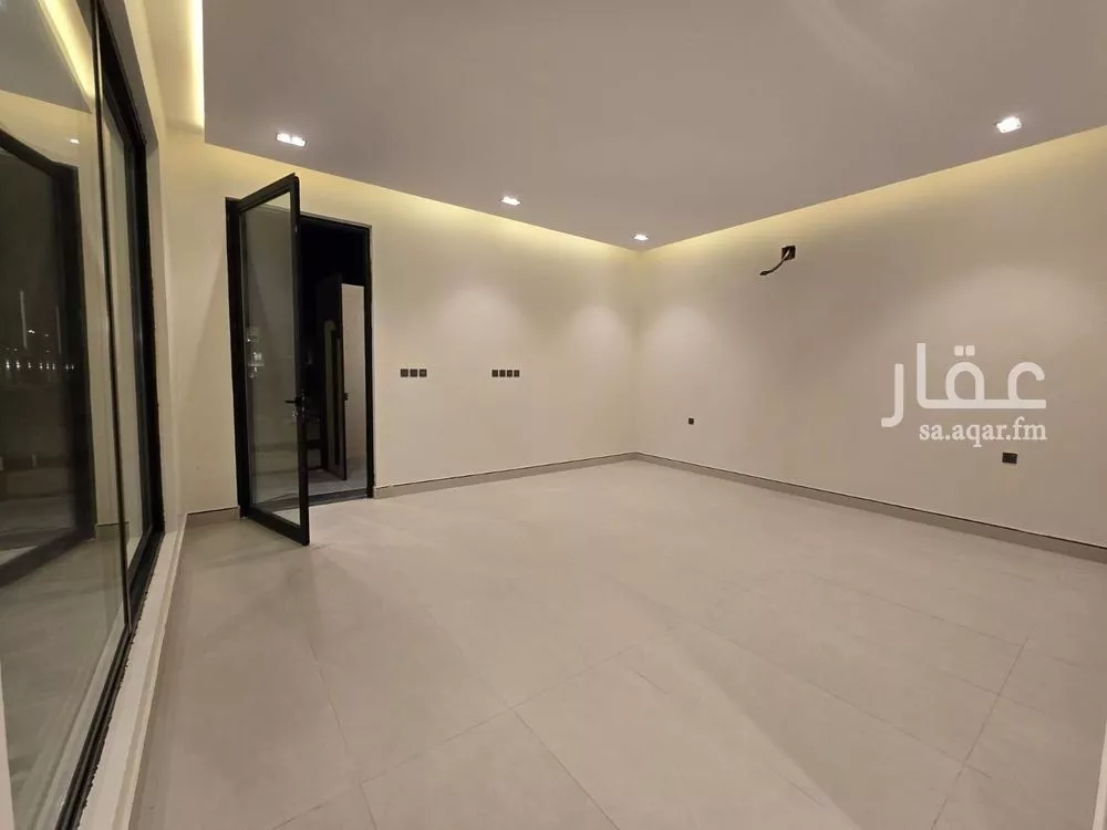 4 bedroom floor in Al Rimal 8