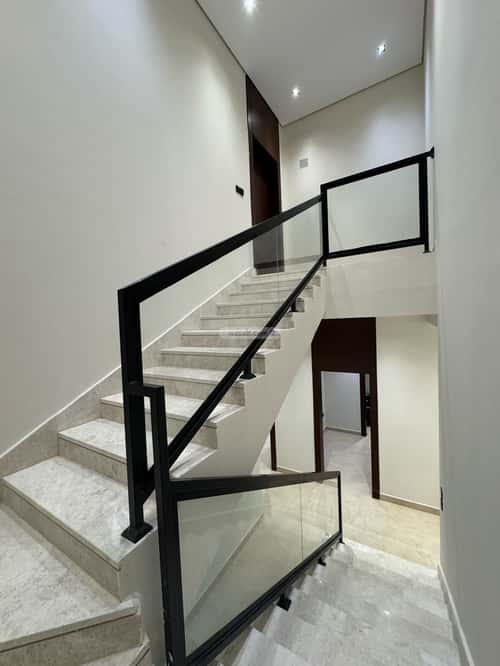 3 bedroom apartment in Al Aridh 5