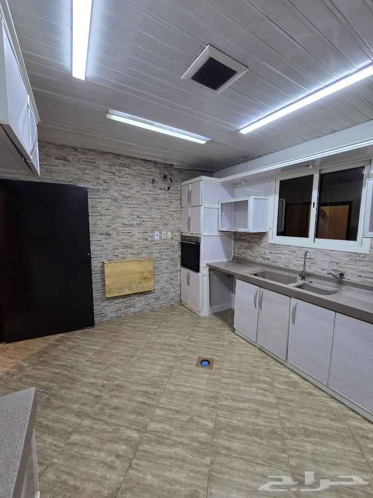 3 bedroom apartment in Al Rawdah, Eastern Province 10