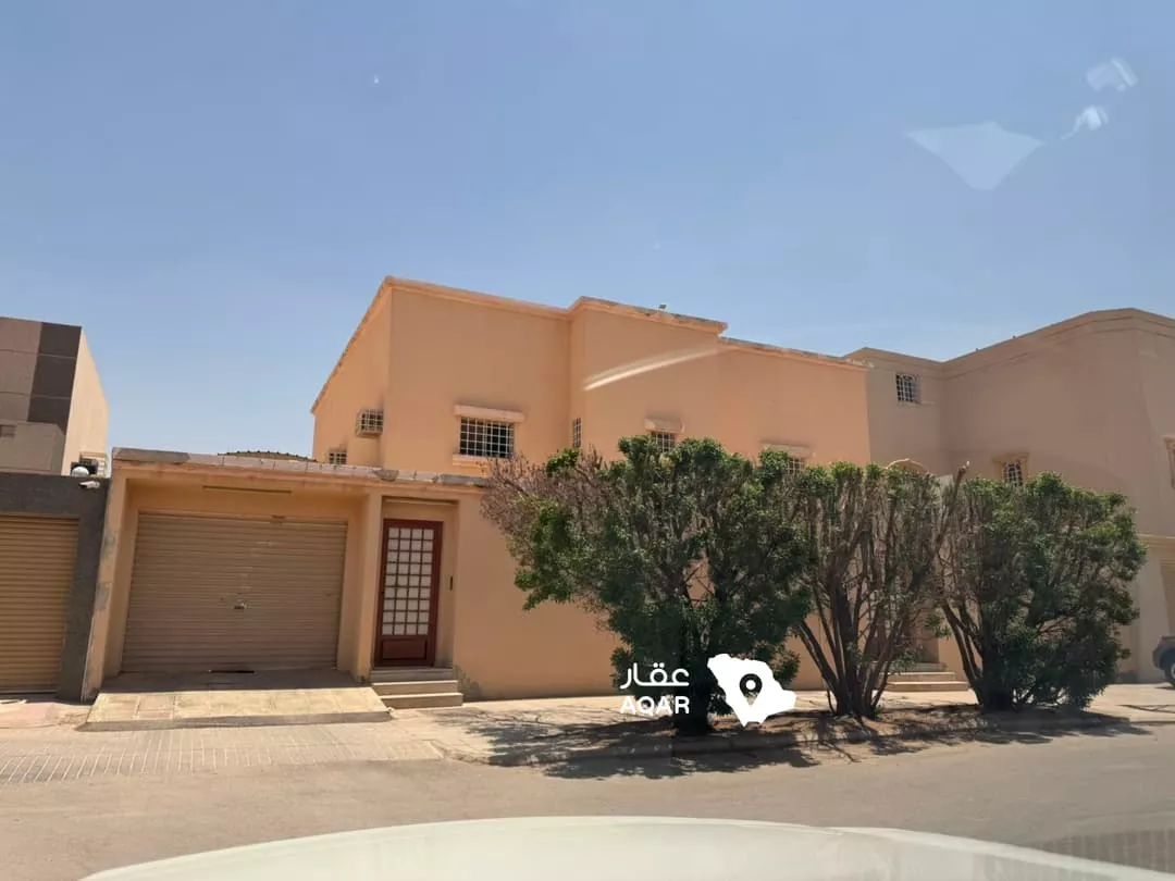 5 bedroom villa in Al Jazirah, Riyadh 15