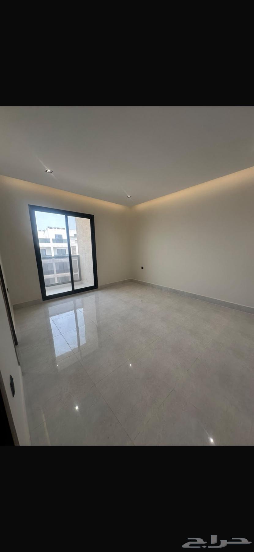 3 bedroom apartment in Al Hamra, Eastern Province 8