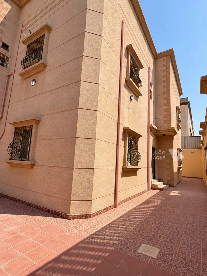 5 bedroom villa in Taibah, Eastern Province 2