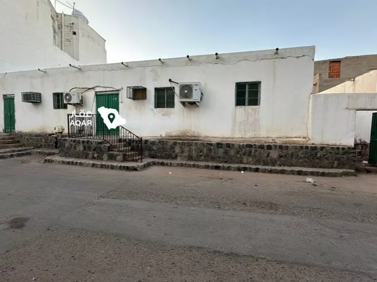 12 bedroom building in Al Mughaysalah, Madinah