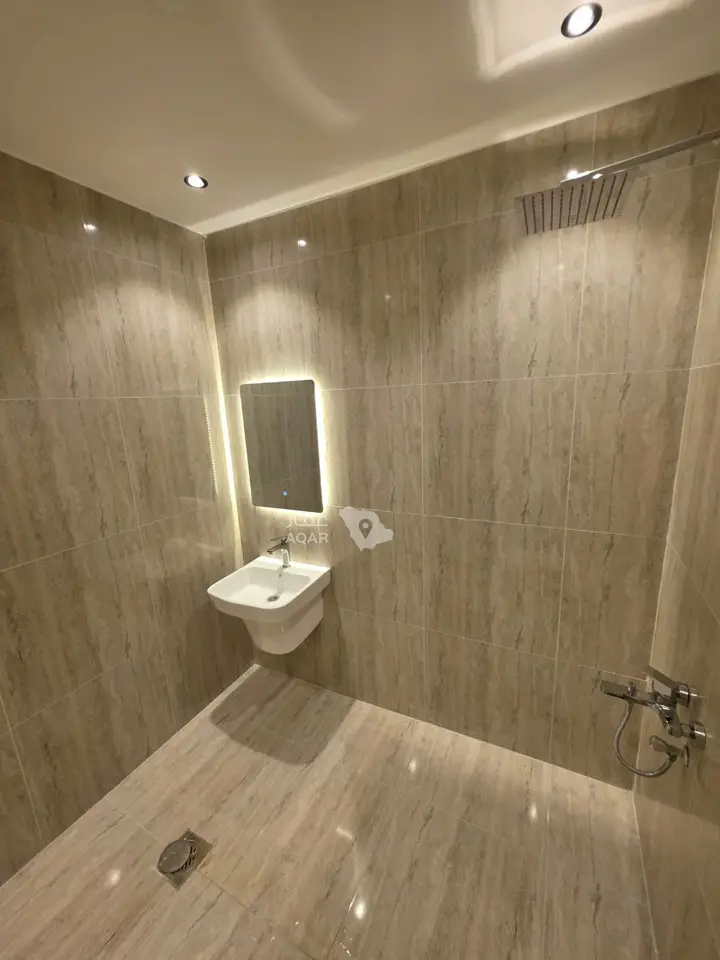2 bedroom apartment in King Fahd, Riyadh 3