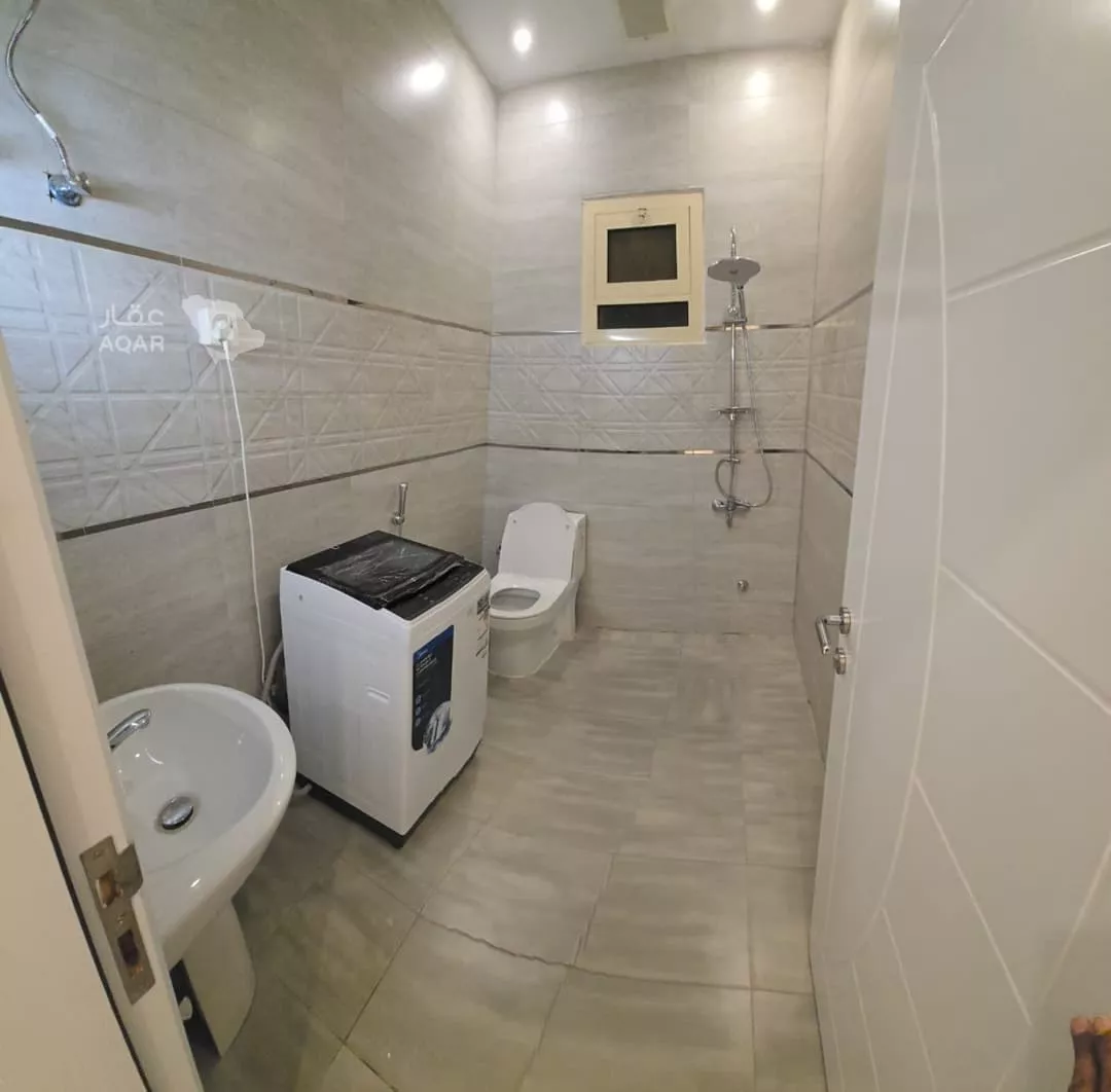 4 bedroom apartment in Al Duwaykhilah, Madinah 3