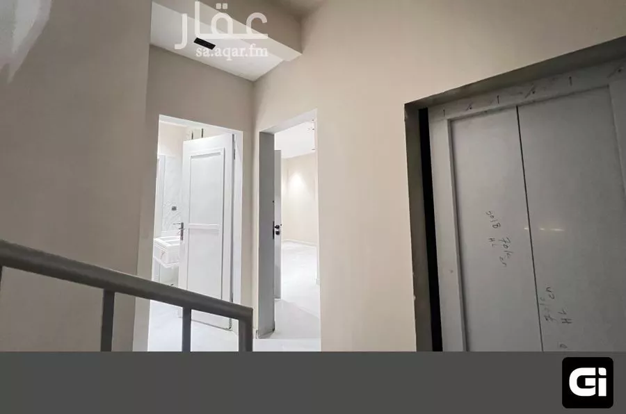 3 bedroom floor in Al Janadriyah 12