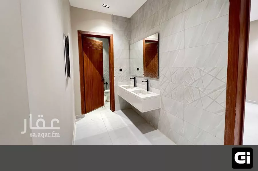 3 bedroom floor in Al Janadriyah 14