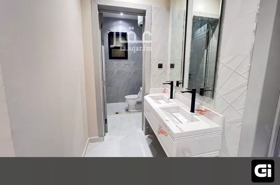 3 bedroom floor in Al Janadriyah 3