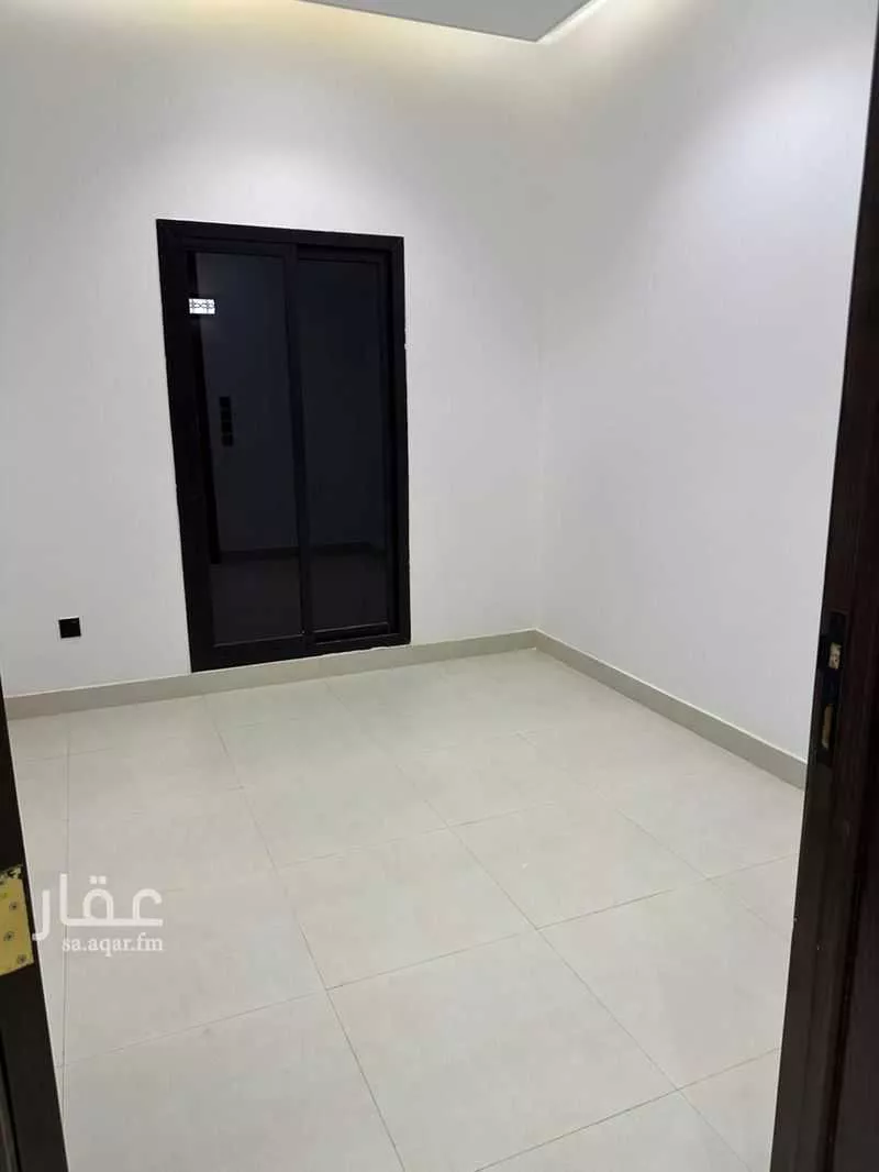 4 bedroom floor in Dhahrat Namar 7
