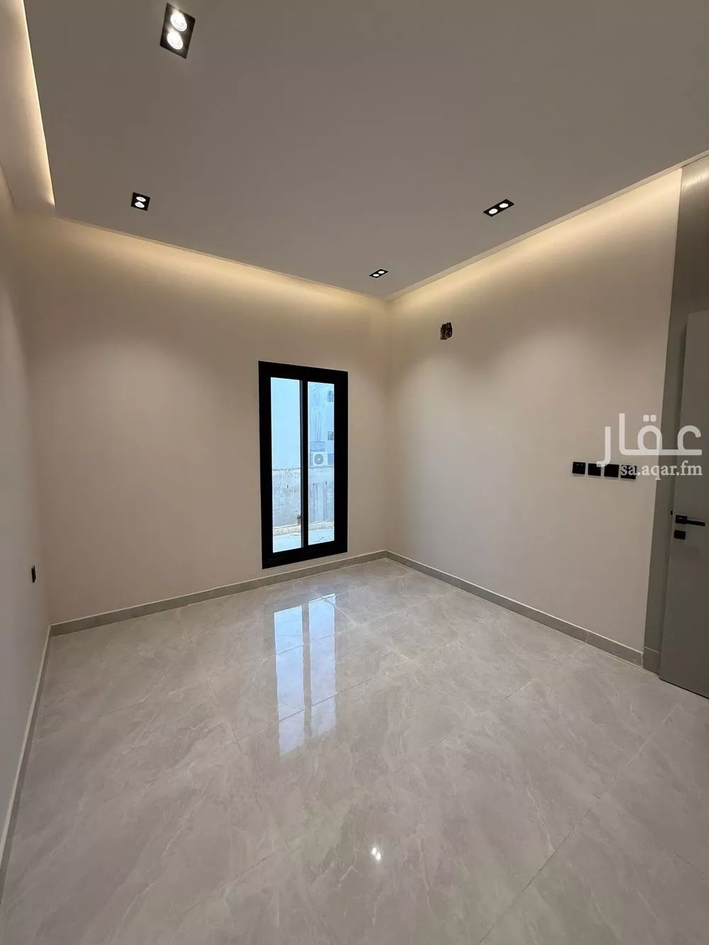 3 bedroom floor in Al Janadriyah 11