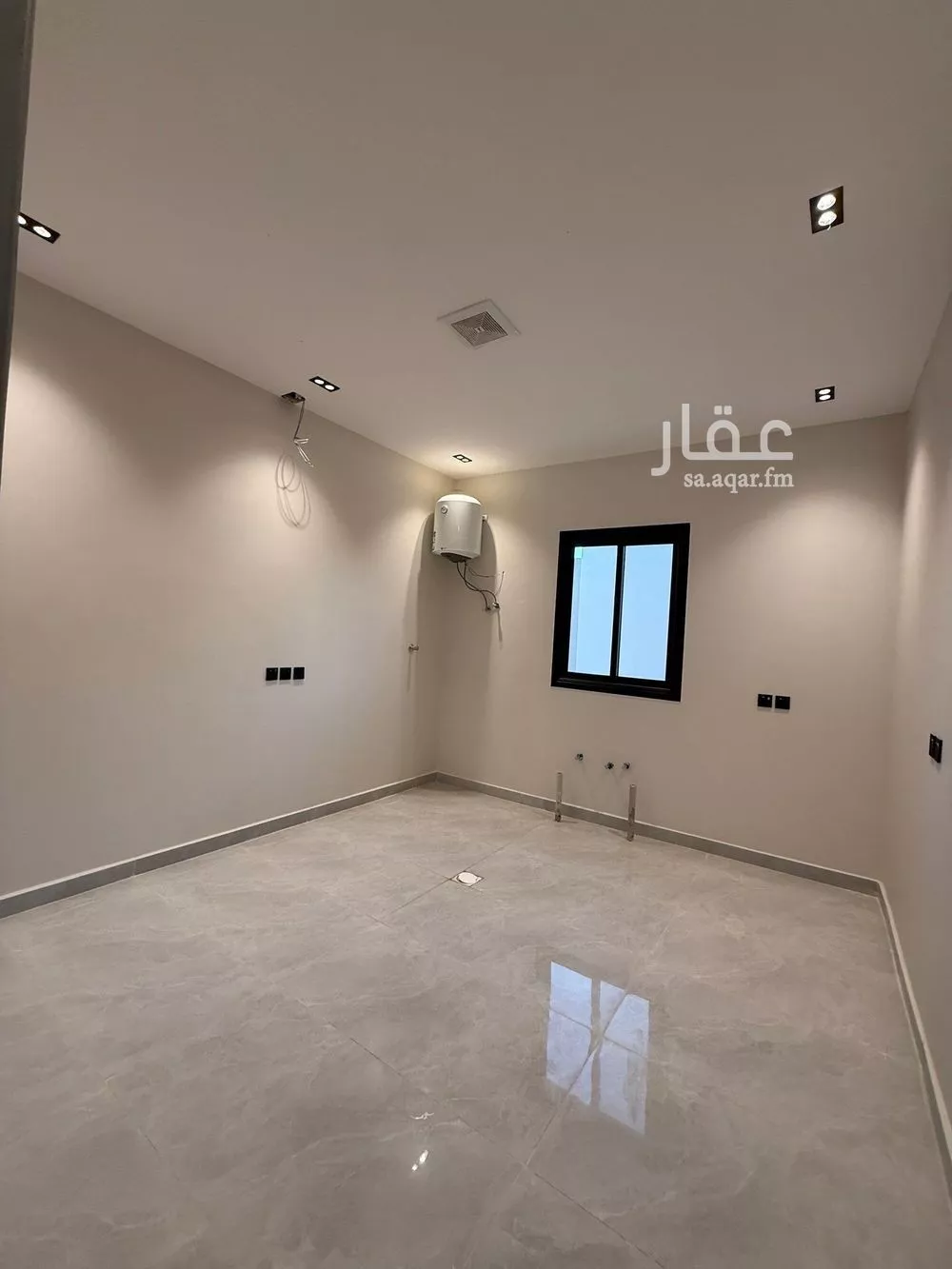 3 bedroom floor in Al Janadriyah 7