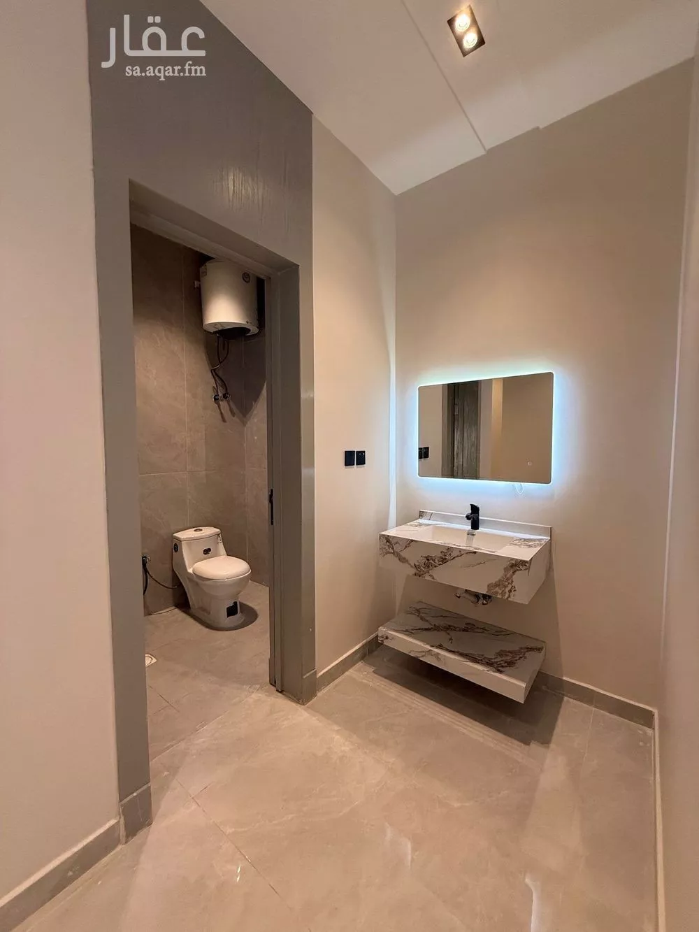 3 bedroom floor in Al Janadriyah 8