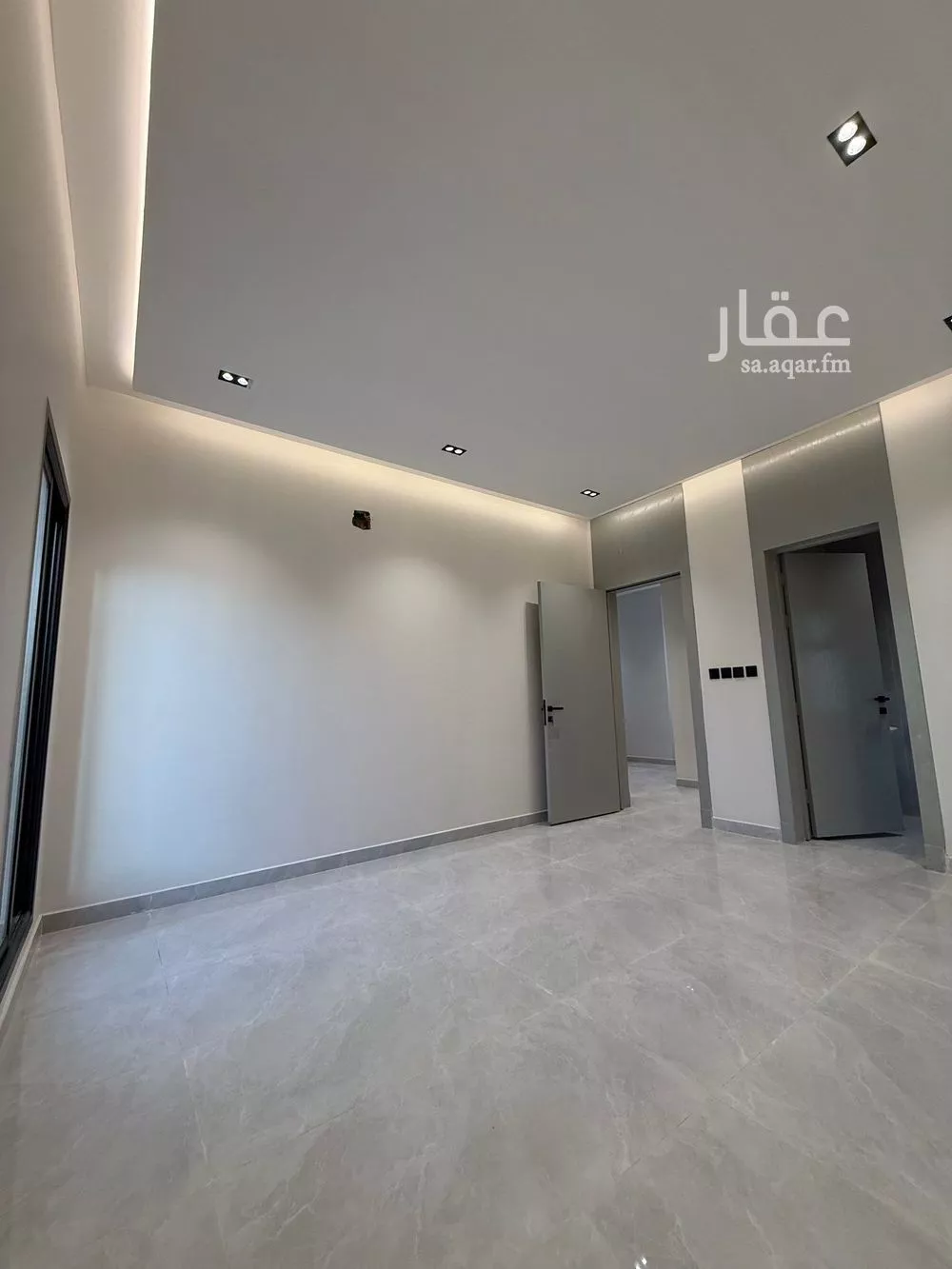3 bedroom floor in Al Janadriyah 10