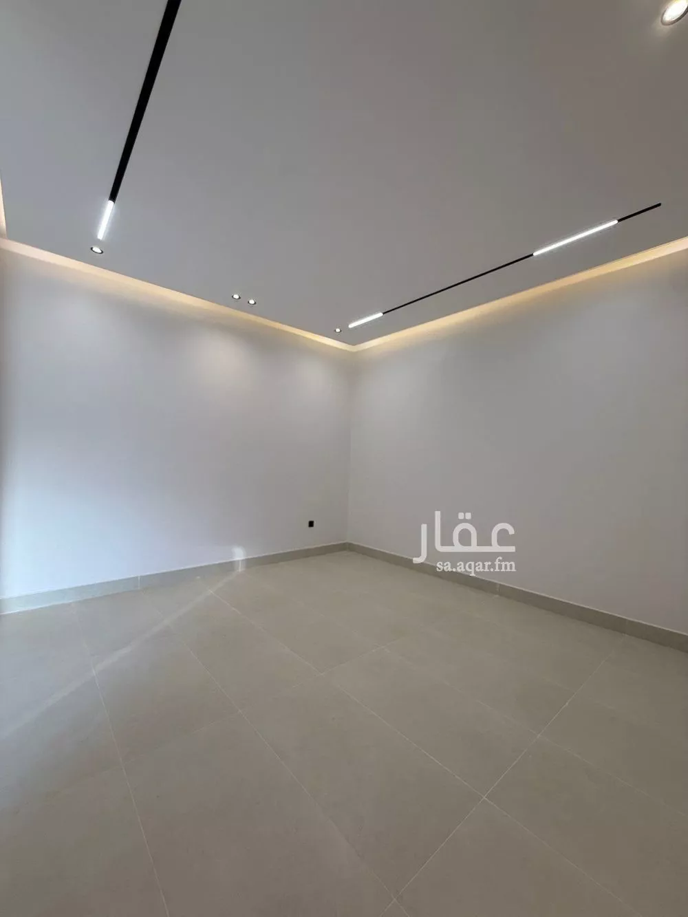 5 bedroom floor in Al Janadriyah 3