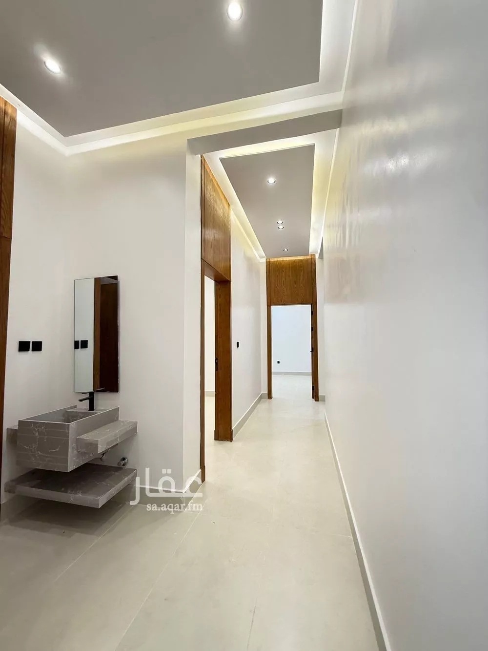5 bedroom floor in Al Janadriyah 4