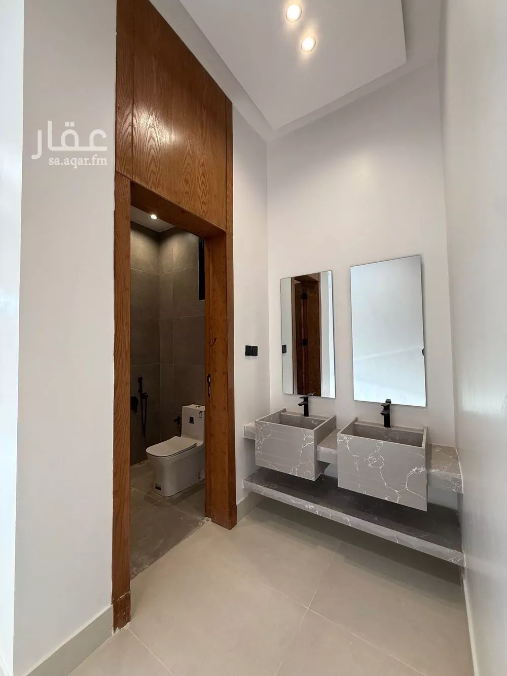 5 bedroom floor in Al Janadriyah 7