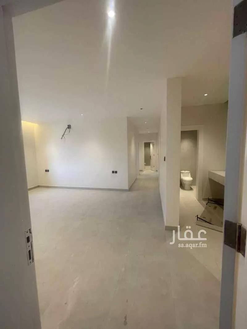 4 bedroom floor in Dhahrat Laban 5