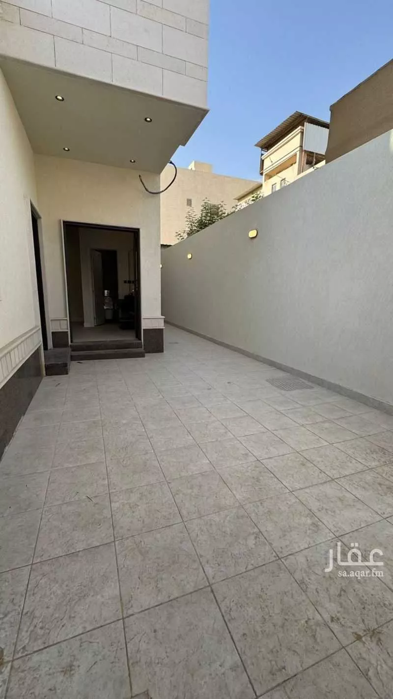 5 bedroom floor in Badr 8
