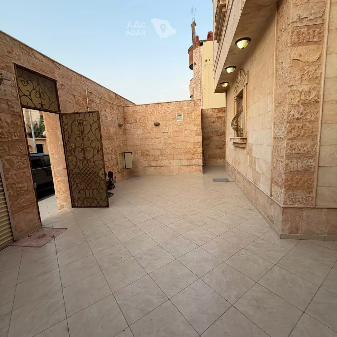 4 bedroom villa in Al Basateen, Jeddah 4