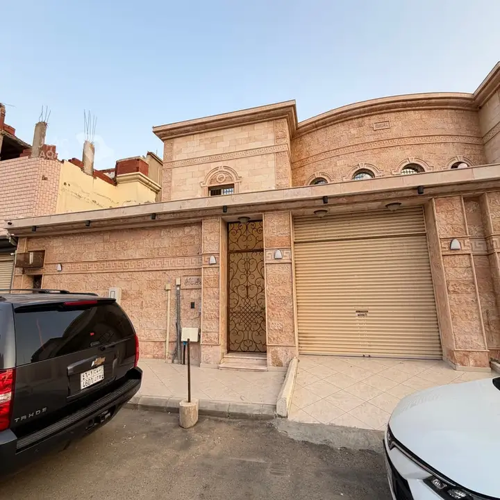 4 bedroom villa in Al Basateen, Jeddah 2