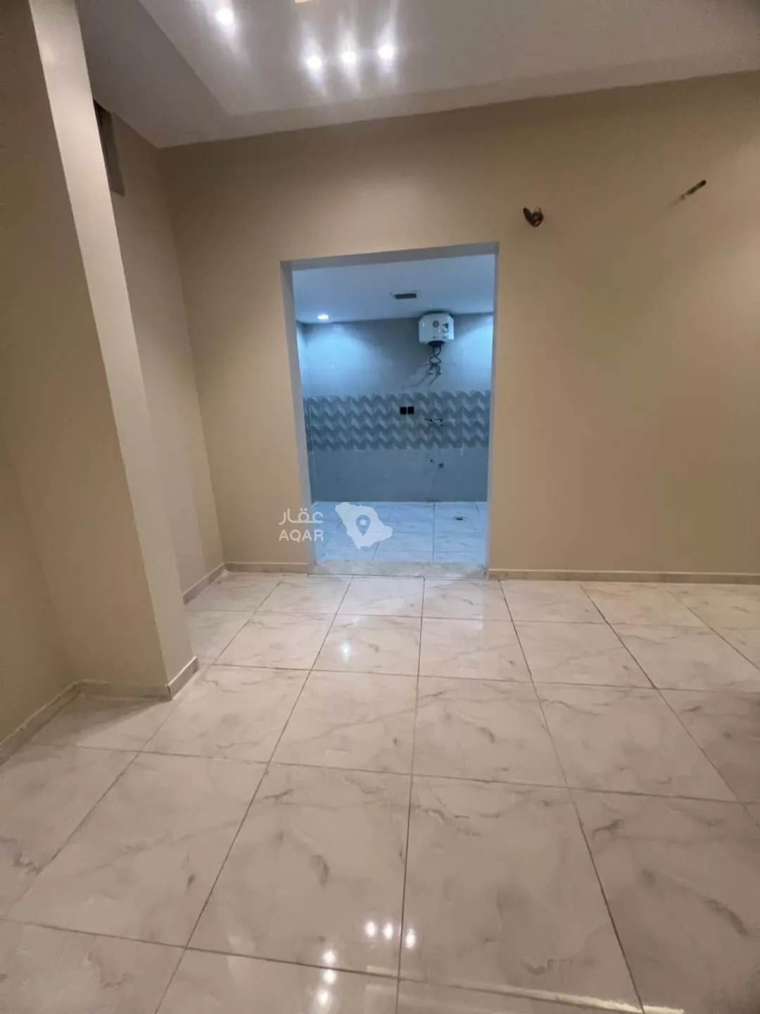 شقة في المطار