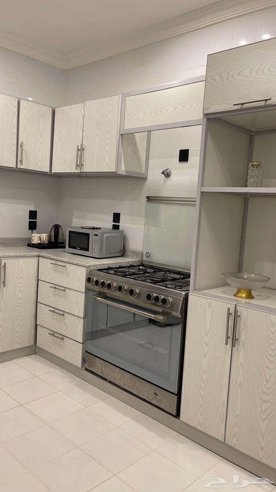 2 bedroom apartment in Al Hamra, Eastern Province 9