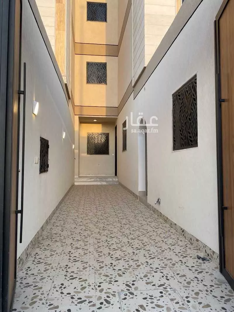 5 bedroom apartment in Al Difa 2