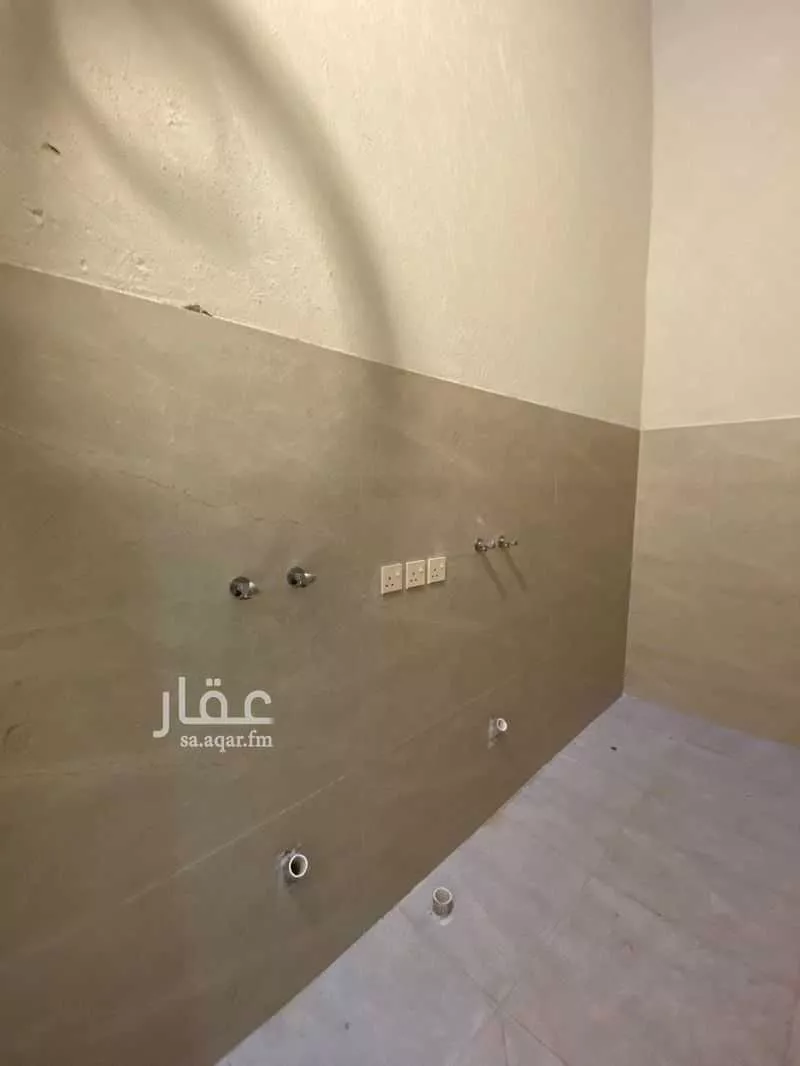 5 bedroom apartment in Al Difa 7