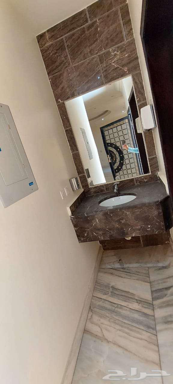 5 bedroom villa in At Tahliyah, Eastern Province 17