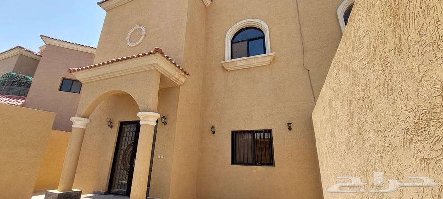 5 bedroom villa in At Tahliyah, Eastern Province 2