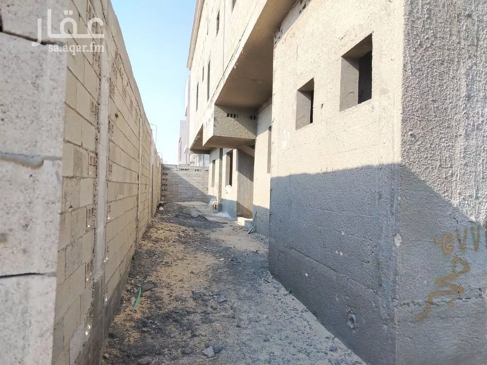 6 bedroom floor in Al Amanah 3