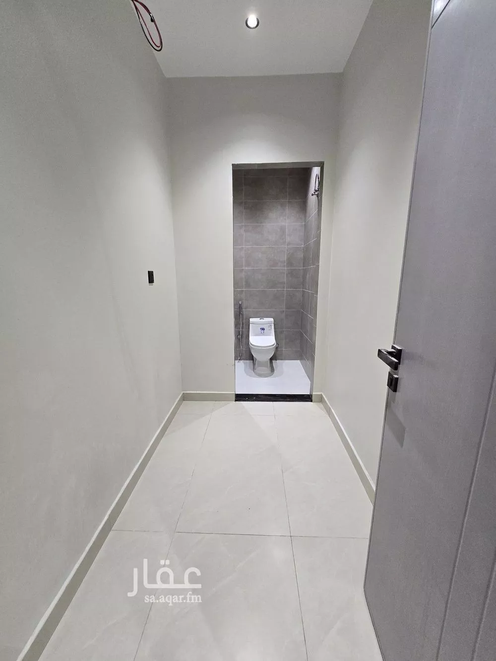 شقة 5 غرف في النزهة 12