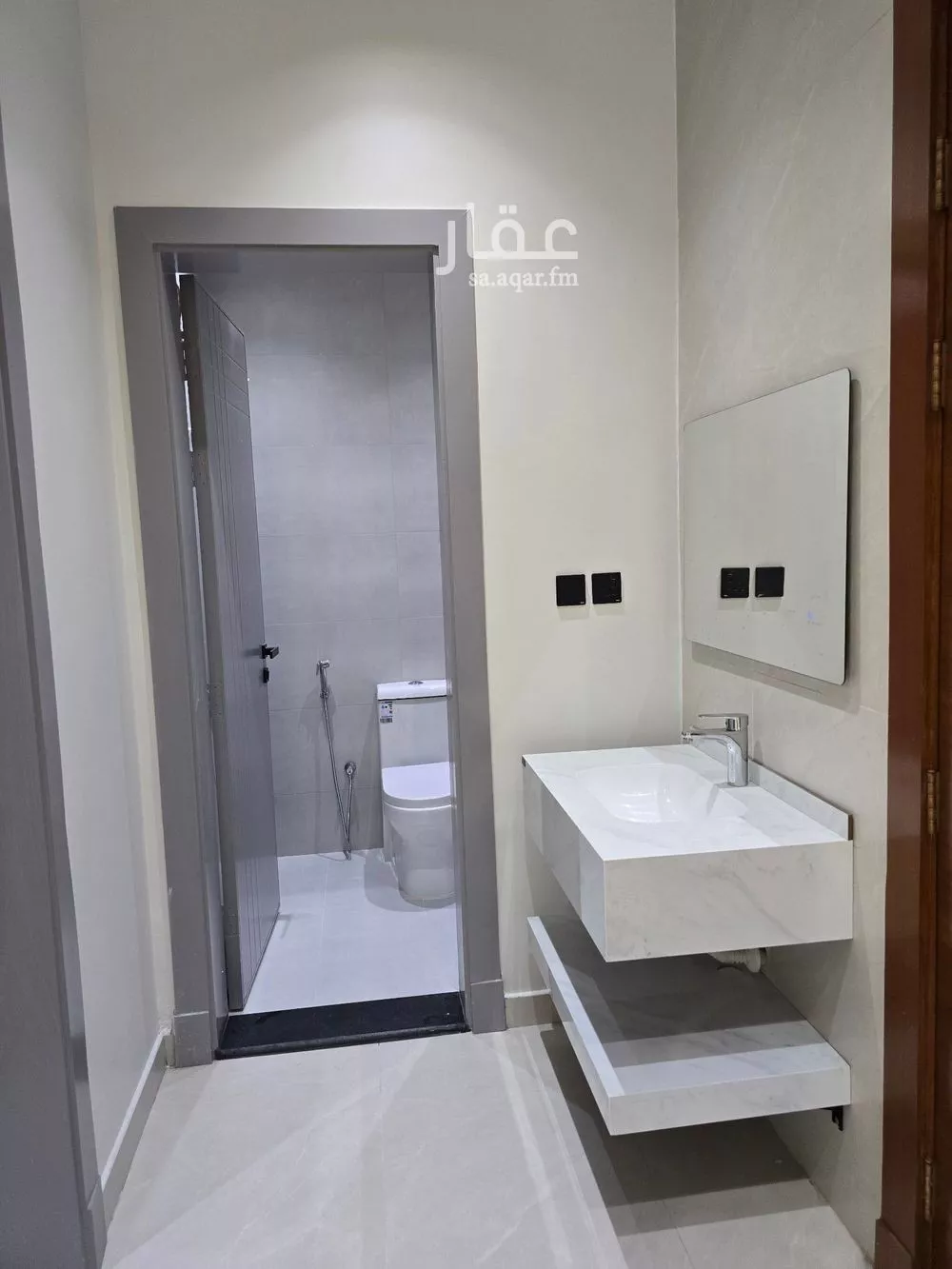 شقة 5 غرف في النزهة 10