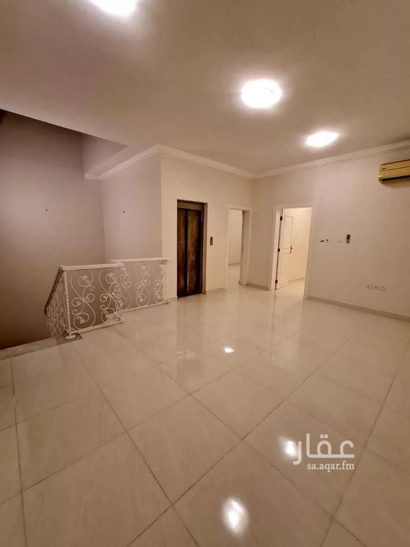 فيلا 6 غرف في السيف 8