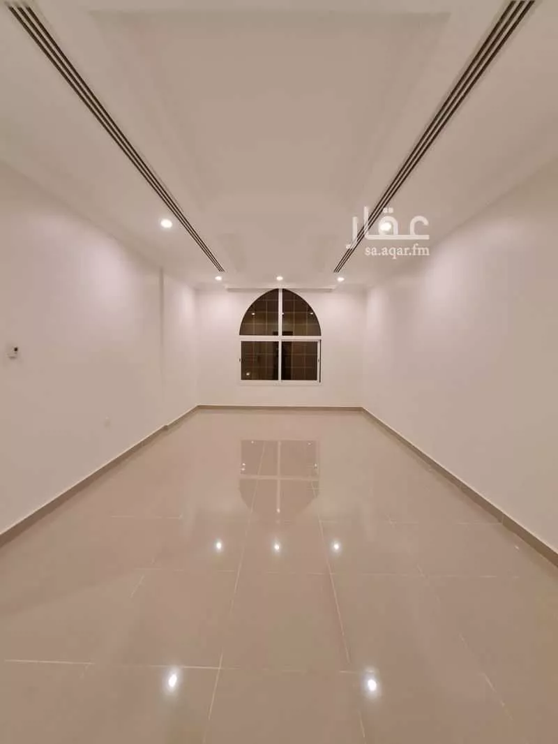 فيلا 6 غرف في السيف 9