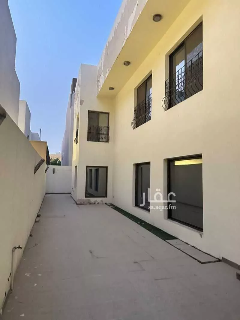 8 bedroom villa in Ash Shulah, Eastern Province 6