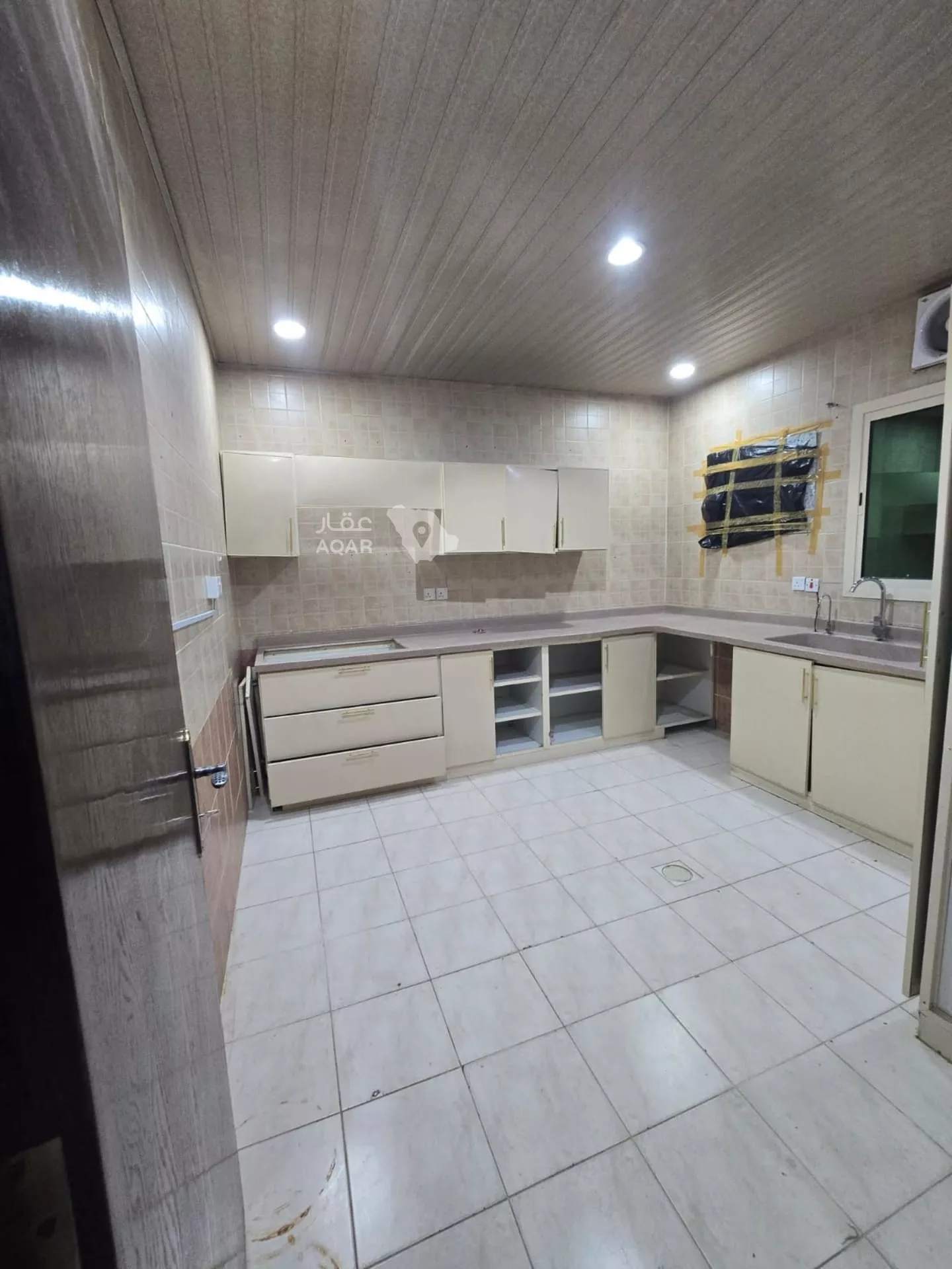 5 bedroom apartment in Taibah, Eastern Province 7