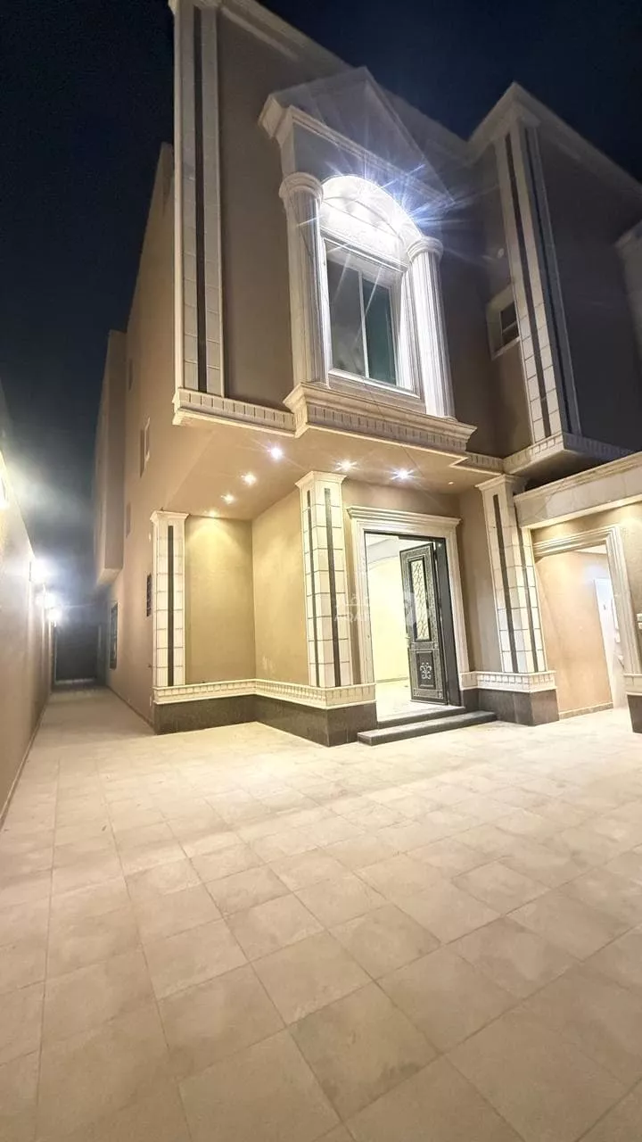 5 bedroom villa in Al Aridh, Riyadh 2