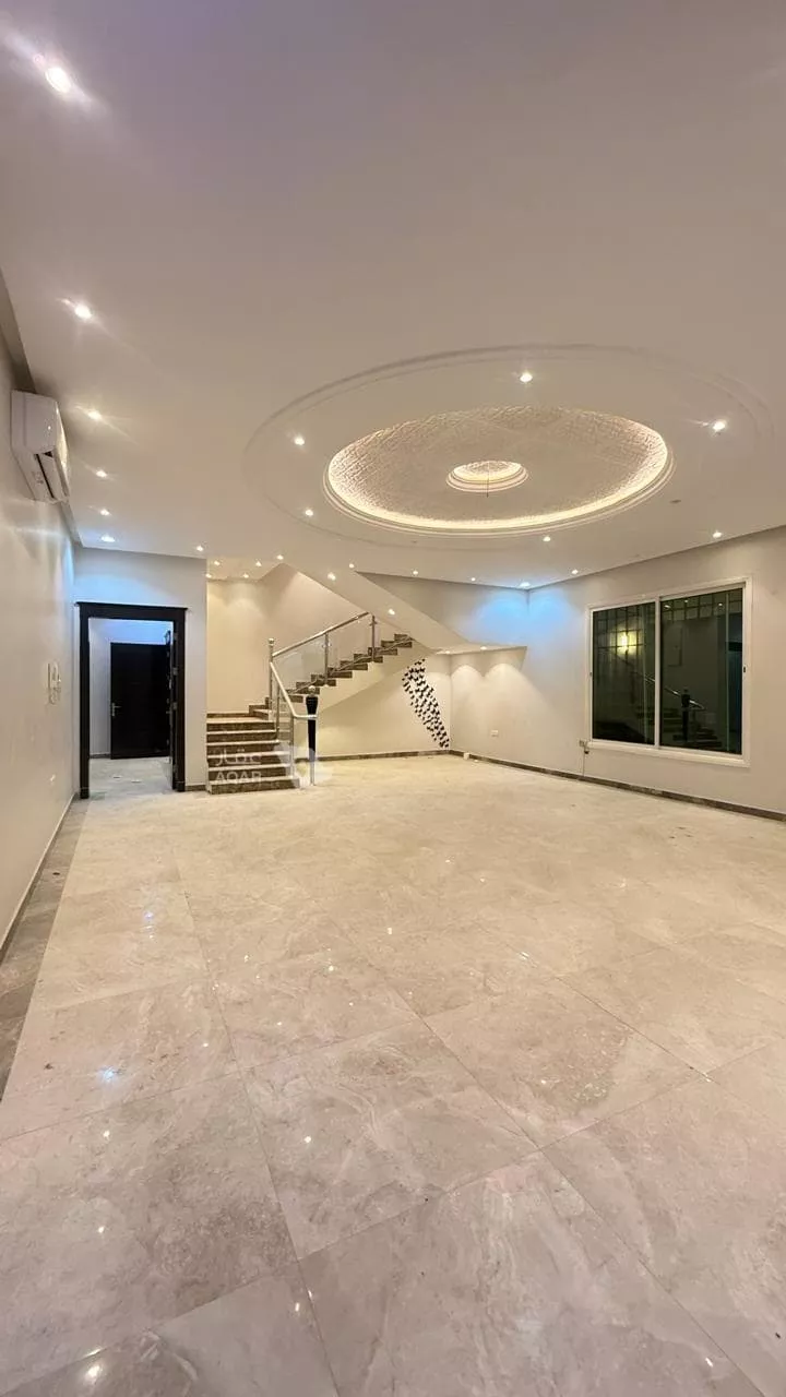 5 bedroom villa in Al Aridh, Riyadh 10