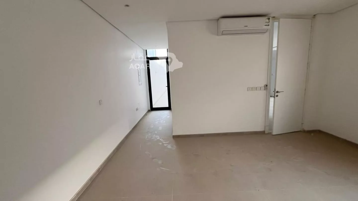 4 bedroom villa in As Sadafah, Eastern Province 3