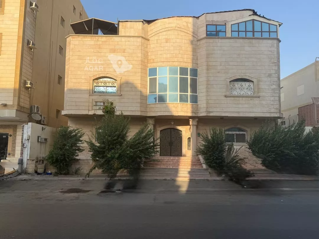 عقار 15 غرف في النعيم، جدة