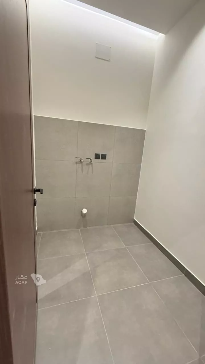 4 bedroom apartment in Al Hamra, Jeddah 9