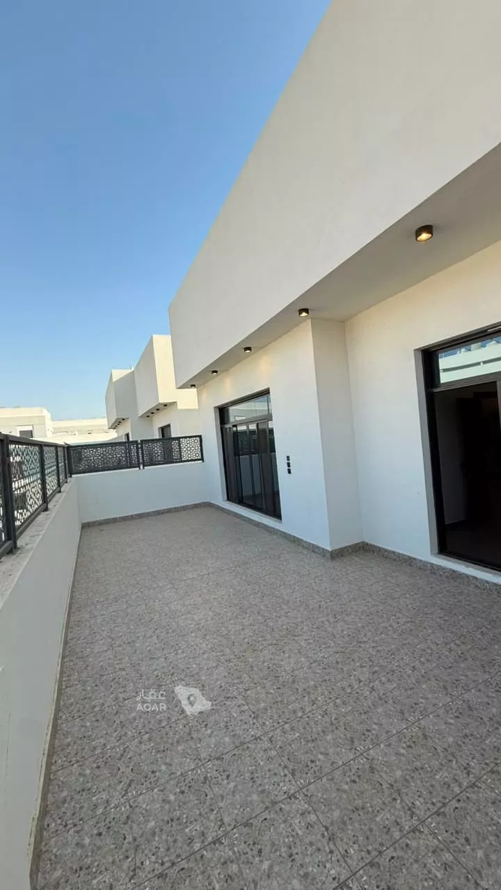 4 bedroom apartment in Al Hamra, Jeddah 10