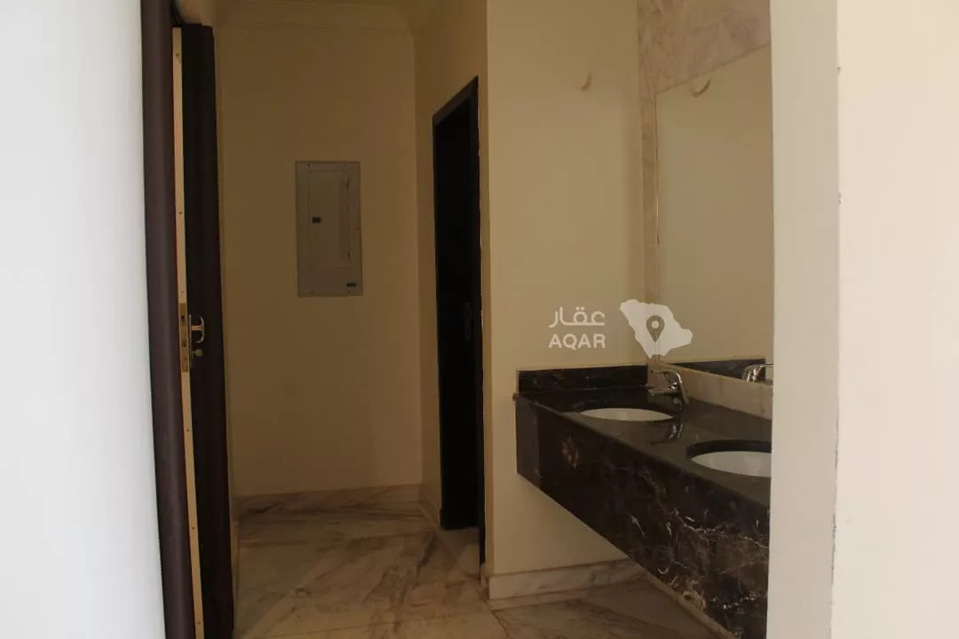 4 bedroom villa in At Tahliyah, Eastern Province 3