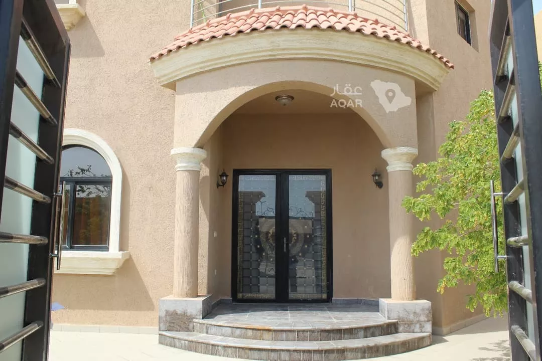 4 bedroom villa in At Tahliyah, Eastern Province 9