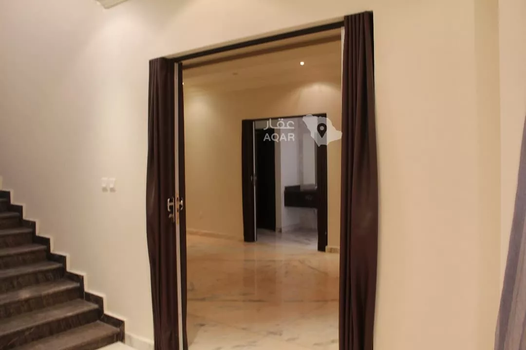 4 bedroom villa in At Tahliyah, Eastern Province 16