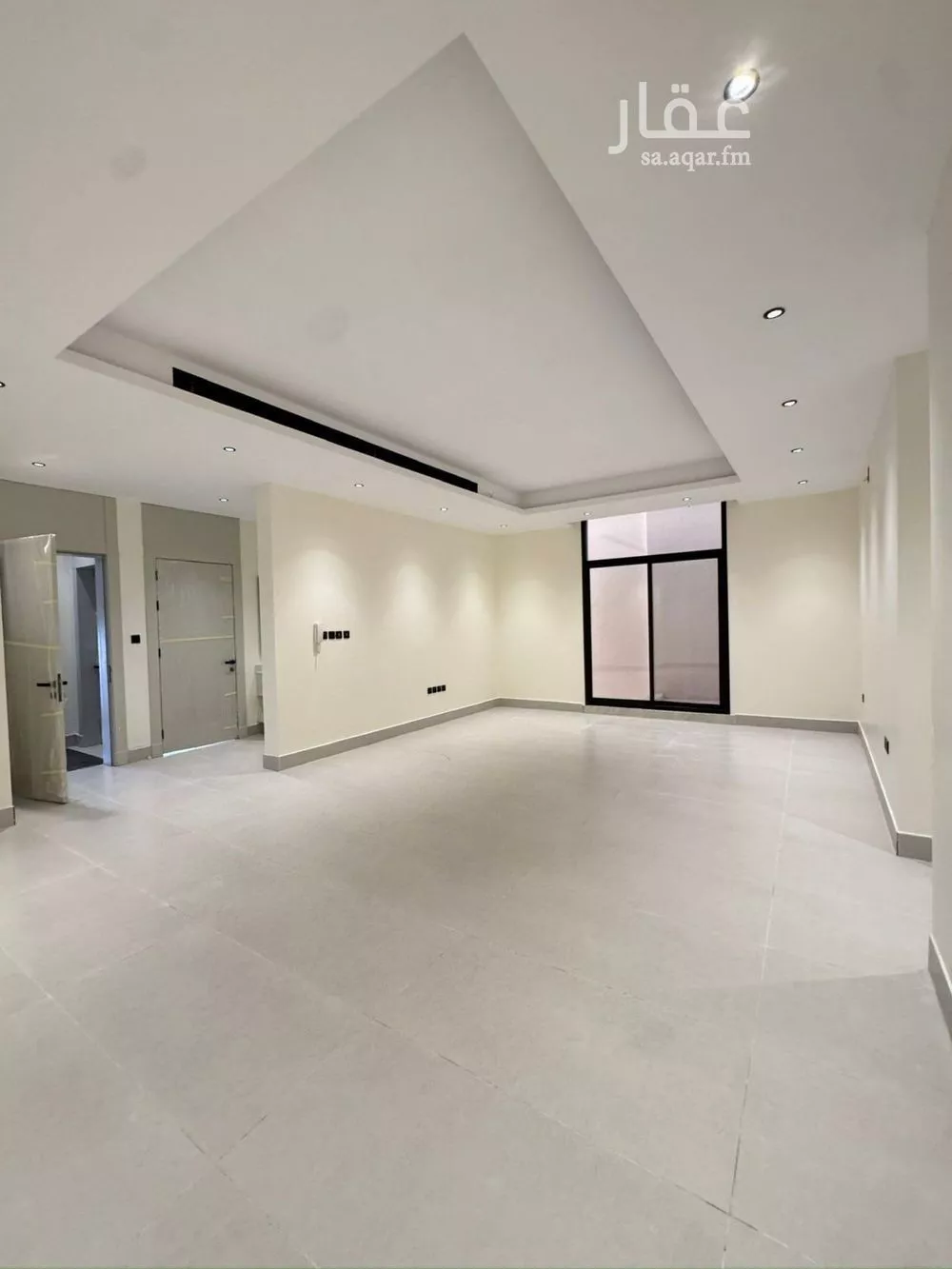 5 bedroom floor in Al Khaleej 8