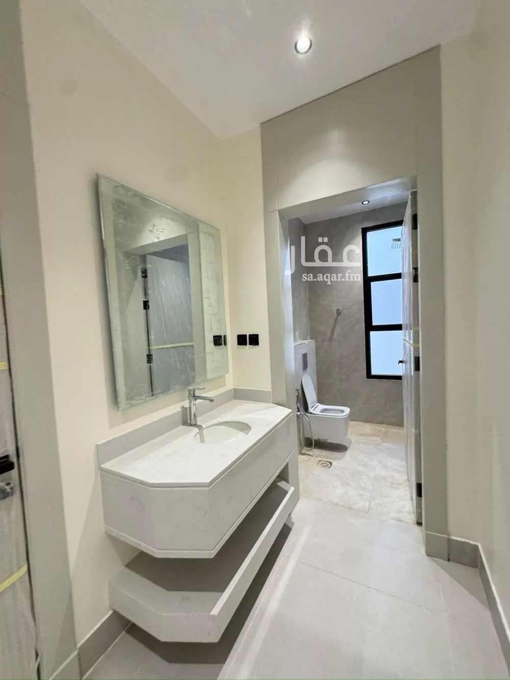 5 bedroom floor in Al Khaleej 9